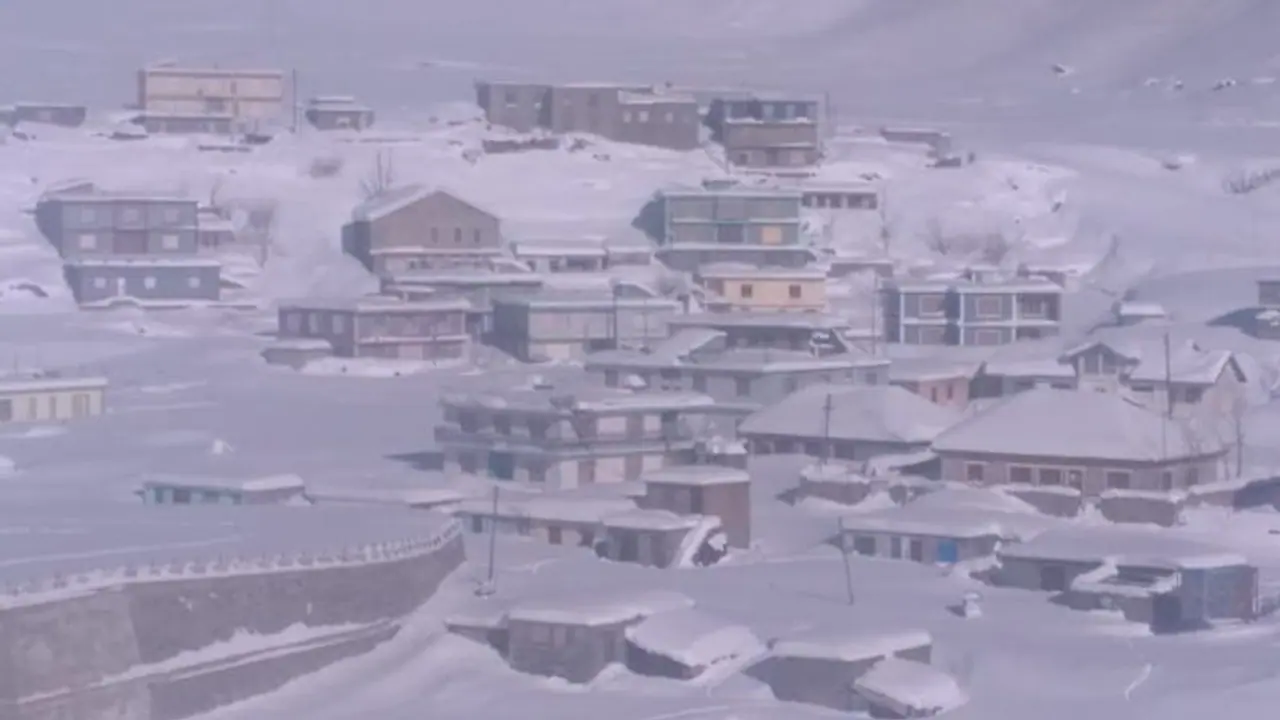 जम्मू कश्मीर, लद्दाख क्षेत्र में कड़ाके की ठंड, द्रास में सबसे कम तापमान जम्मू कश्मीर, लद्दाख क्षेत्र में कड़ाके की ठंड, द्रास में सबसे कम तापमान