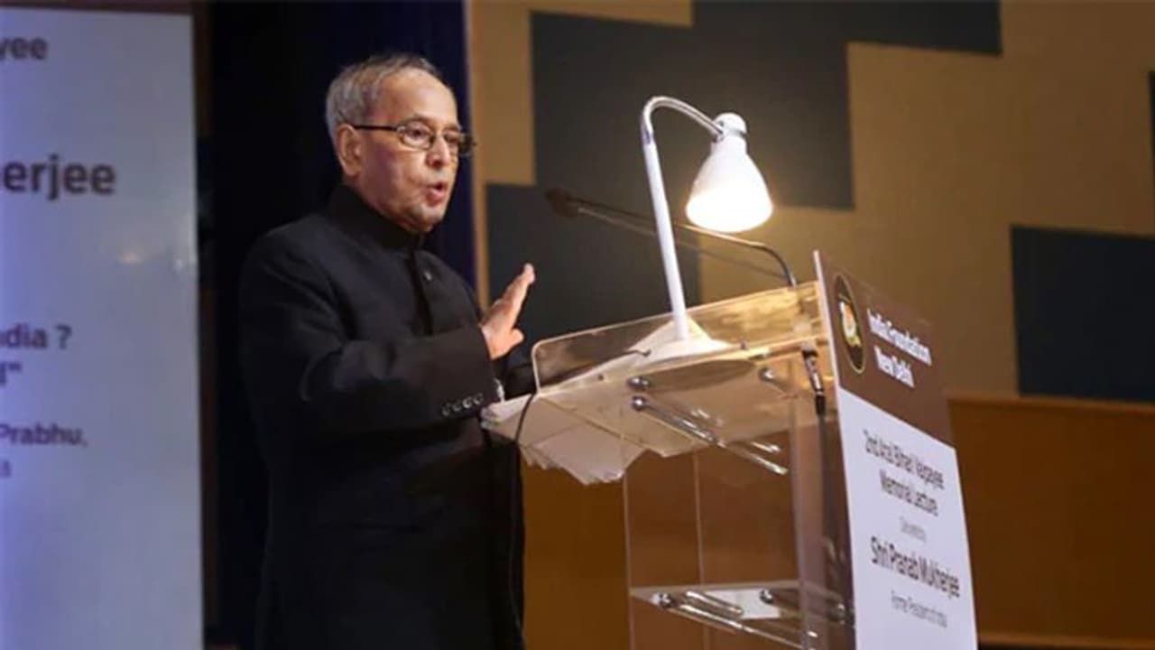 সামান্য উন্নতি স্বাস্থ্যের, তবে এখনও ভেন্টিলেশনেই রয়েছেন প্রাক্তন রাষ্ট্রপতি