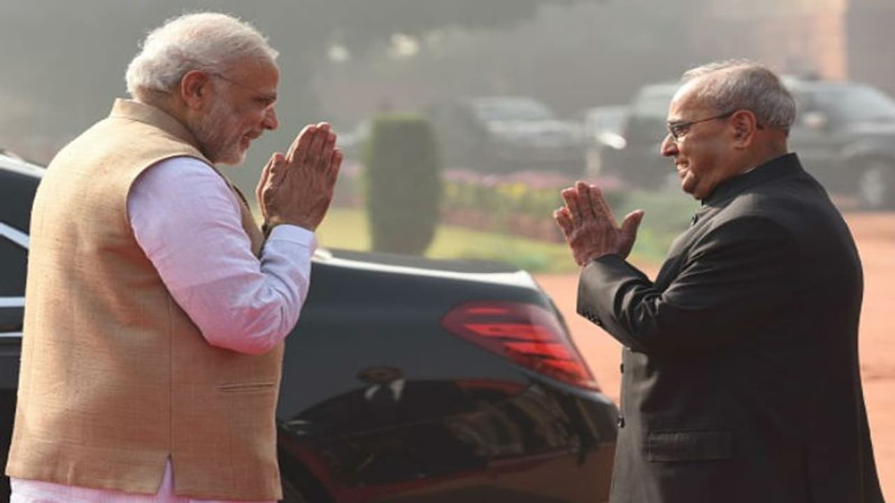 সংখ্যাগরিষ্ঠতা মানেই যা খুশি করা যায় না, মোদী সরকারকে খোঁচা প্রণবের সংখ্যাগরিষ্ঠতা মানেই যা খুশি করা যায় না, মোদী সরকারকে খোঁচা প্রণবের