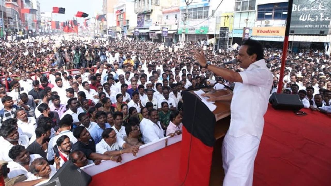 நாட்டை குட்டிச்சுவராக்கும் பணியில் மோடி அரசு... குடியுரிமை சட்டமா? குழி பறிக்கும் சட்டமா? மு.க.ஸ்டாலின் காட்டம்..! நாட்டை குட்டிச்சுவராக்கும் பணியில் மோடி அரசு... குடியுரிமை சட்டமா? குழி பறிக்கும் சட்டமா? மு.க.ஸ்டாலின் காட்டம்..!