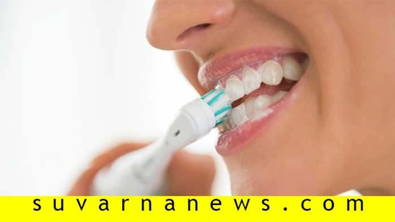 ಉದಾಸೀನ ಬಿಟ್ಟು ಬ್ರಷ್ ಮಾಡಿ, ಇಲ್ಲವಾದರೆ ಹೃದಯಕ್ಕೆ ಹಾನಿಯಾದೀತು ಎಚ್ಚರ! ಉದಾಸೀನ ಬಿಟ್ಟು ಬ್ರಷ್ ಮಾಡಿ, ಇಲ್ಲವಾದರೆ ಹೃದಯಕ್ಕೆ ಹಾನಿಯಾದೀತು ಎಚ್ಚರ!