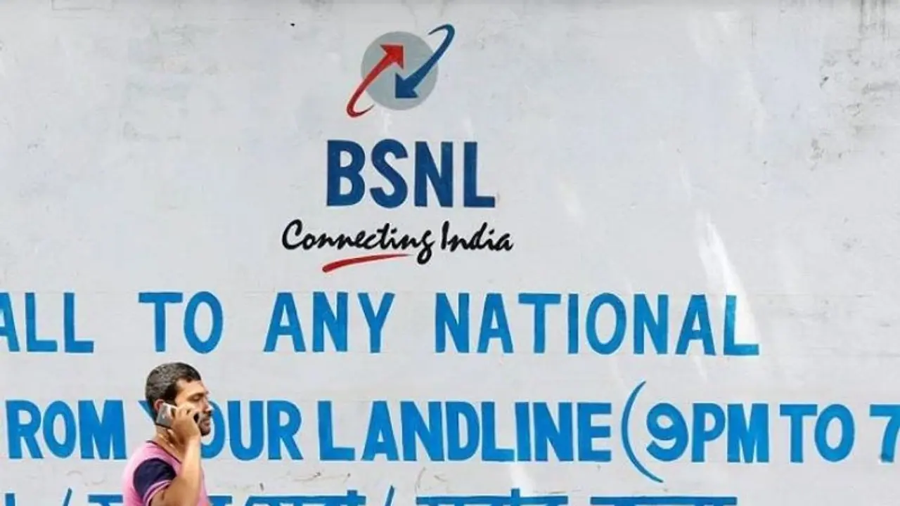 ప్రీపెయిడ్ ప్లాన్ల వాలిడిటీని తగ్గించిన బిఎస్ఎన్ఎల్...ఎంతంటే..? ప్రీపెయిడ్ ప్లాన్ల వాలిడిటీని తగ్గించిన బిఎస్ఎన్ఎల్...ఎంతంటే..?