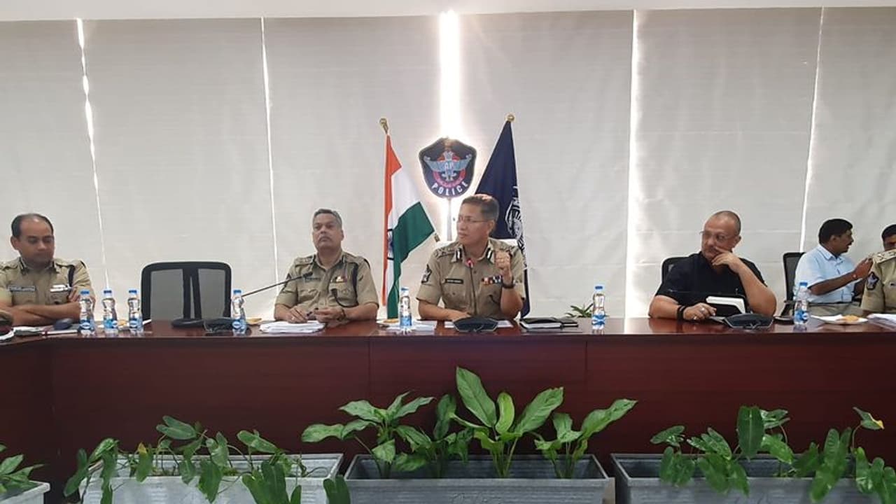 దిశ చట్టం అమలు...ఎస్పీలకు డిజిపి గౌతమ్ సవాంగ్ సూచనలివే దిశ చట్టం అమలు...ఎస్పీలకు డిజిపి గౌతమ్ సవాంగ్ సూచనలివే