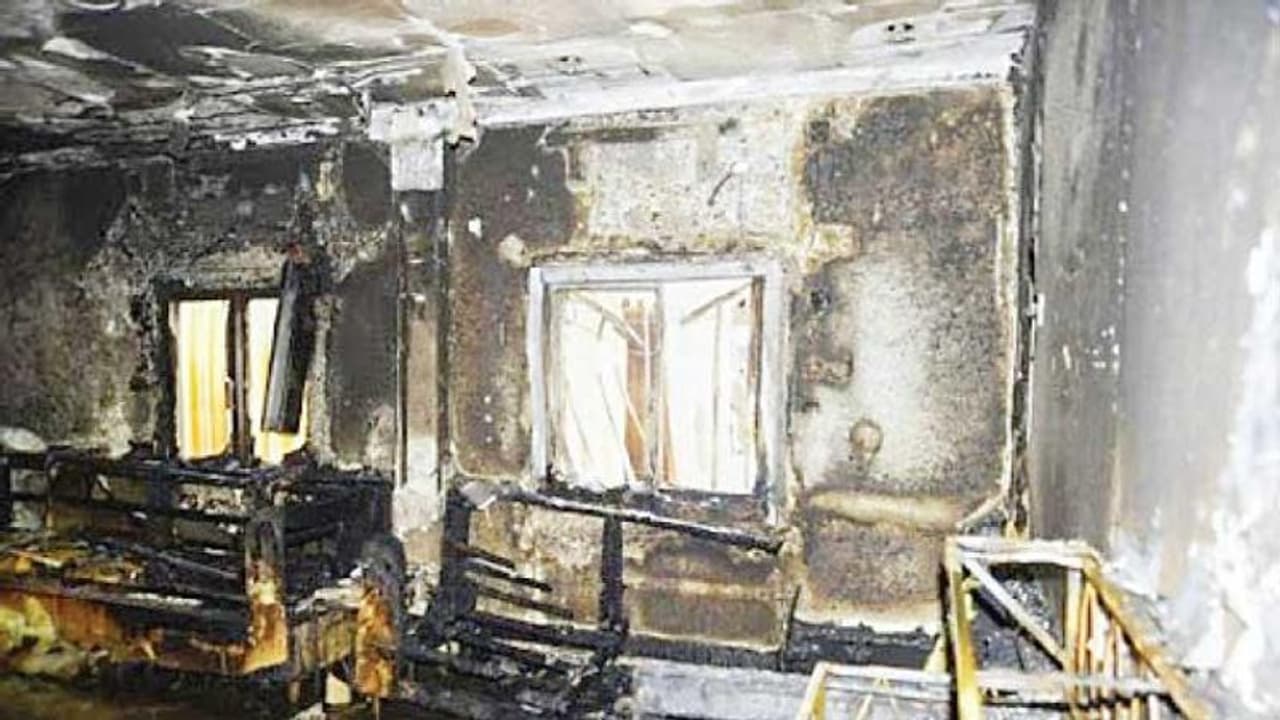 കുവൈത്തില് തീപിടുത്തം; ഏഴ് പേര്ക്ക് പൊള്ളലേറ്റു കുവൈത്തില് തീപിടുത്തം; ഏഴ് പേര്ക്ക് പൊള്ളലേറ്റു