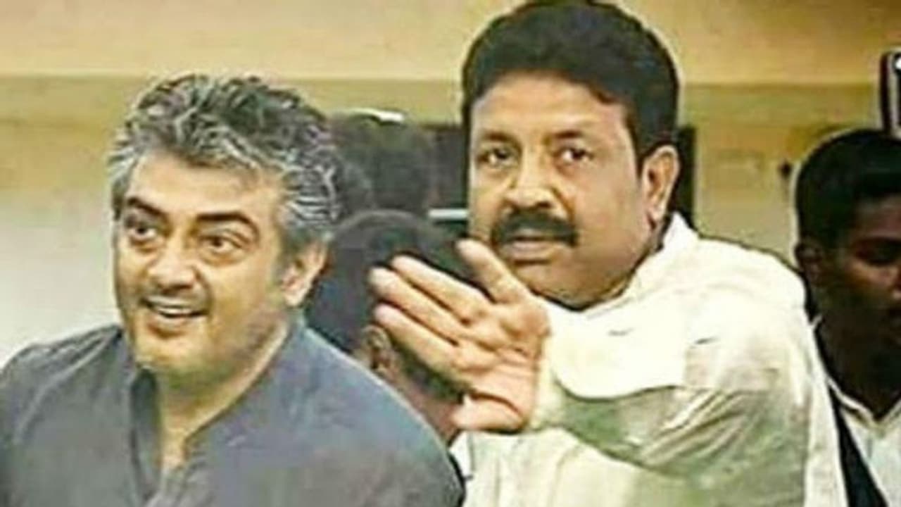 வீட்டில் பாம்பு வளர்த்த தல அஜித் மேனேஜர்...!! எலிகளை உணவாக வழங்கி வந்ததாக அதிர்ச்சி..!! வீட்டில் பாம்பு வளர்த்த தல அஜித் மேனேஜர்...!! எலிகளை உணவாக வழங்கி வந்ததாக அதிர்ச்சி..!!