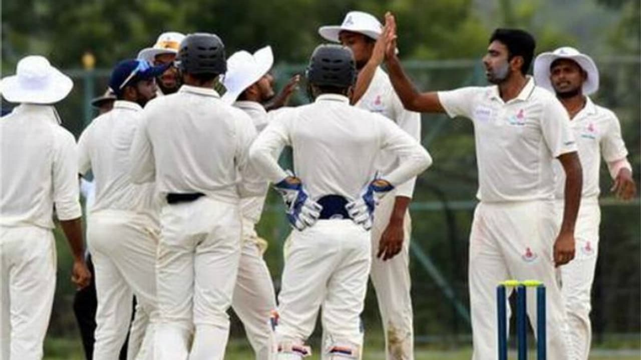 ரஞ்சி டிராபி: எவ்வளவோ போராடியும் முடியல.. தமிழ்நாடு டெல்லி போட்டி டிரா ரஞ்சி டிராபி: எவ்வளவோ போராடியும் முடியல.. தமிழ்நாடு டெல்லி போட்டி டிரா