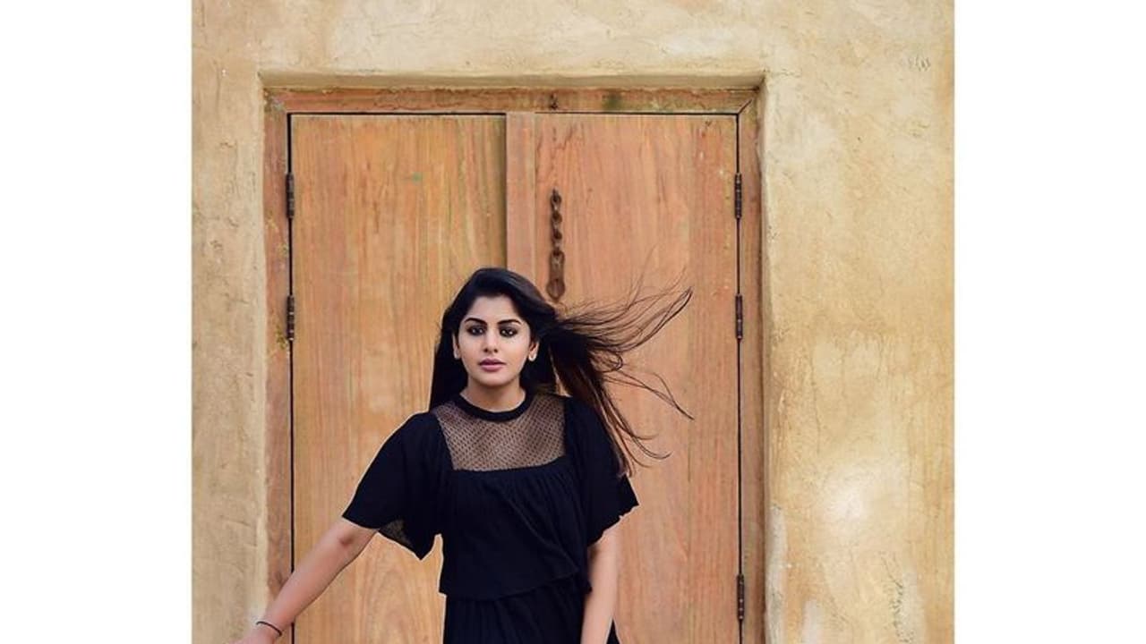 "என் ஆடையின் அளவை கணக்கிட யாருக்கும் உரிமை இல்லை"... தாறுமாறு கேள்வி கேட்ட நெட்டிசன்களுக்கு பிரபல நடிகையின் நெத்தியடி பதில்...! "என் ஆடையின் அளவை கணக்கிட யாருக்கும் உரிமை இல்லை"... தாறுமாறு கேள்வி கேட்ட நெட்டிசன்களுக்கு பிரபல நடிகையின் நெத்தியடி பதில்...!