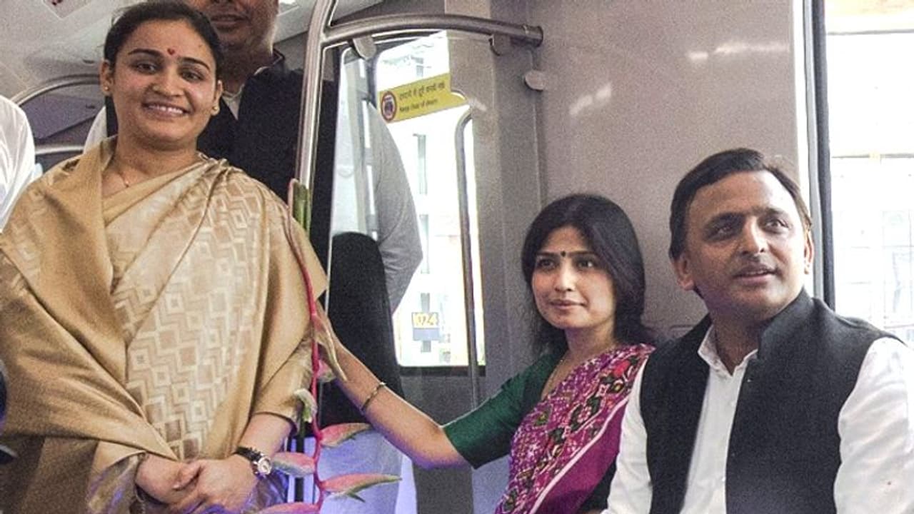 अखिलेश यादव कर एनआरसी का विरोध तो मुलायम की बहू कर रही है समर्थन