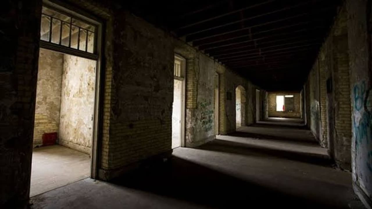 सुरक्षाकर्मियों पर हमला, नर्स को कमरे में बंद कर मानसिक रोग अस्पताल से भागे 7 मरीज, एक हत्या का आरोपी सुरक्षाकर्मियों पर हमला, नर्स को कमरे में बंद कर मानसिक रोग अस्पताल से भागे 7 मरीज, एक हत्या का आरोपी