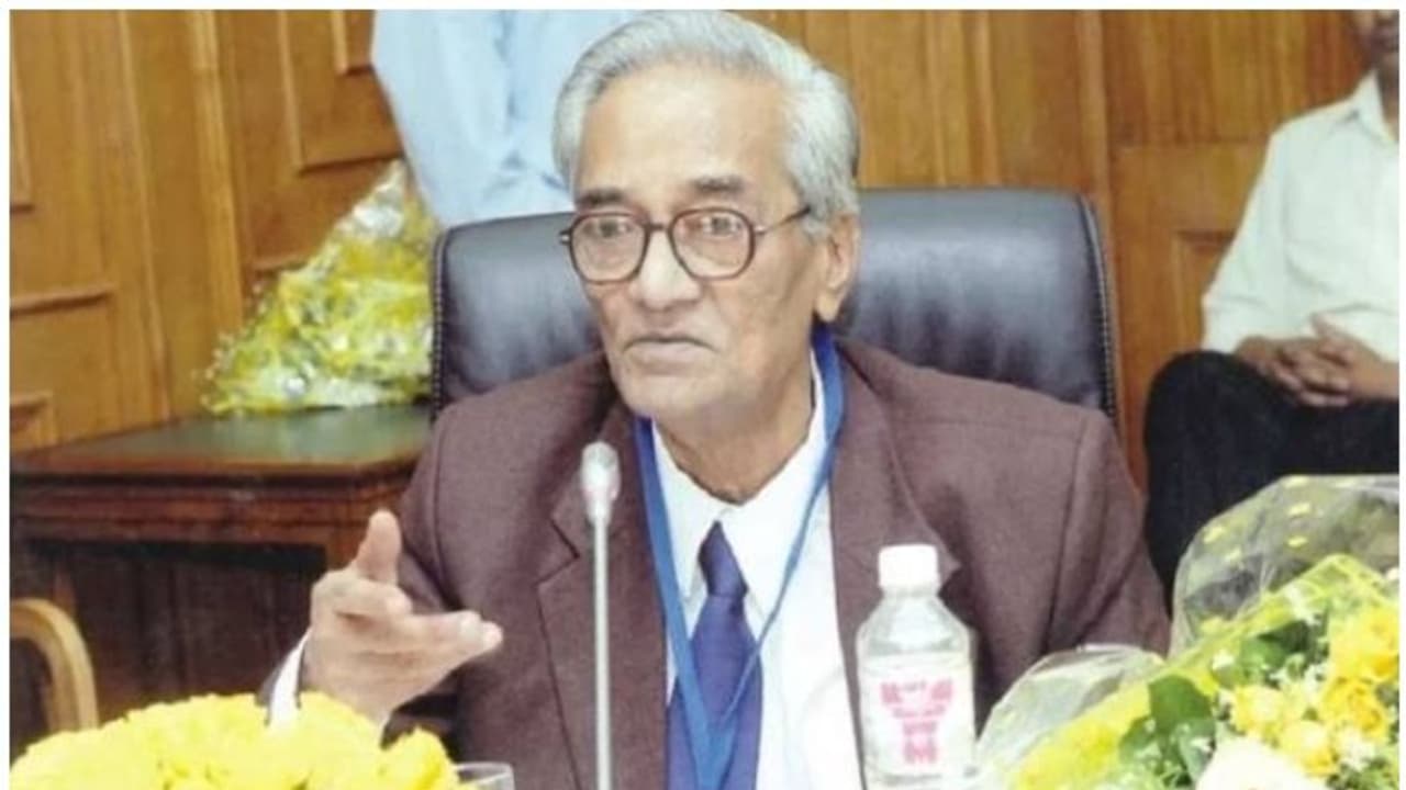 പൗരത്വ ഭേദഗതി നിയമം; മുജ്തബ ഹുസ്സൈൻ പത്മശ്രീ തിരിച്ച് കൊടുക്കും പൗരത്വ ഭേദഗതി നിയമം; മുജ്തബ ഹുസ്സൈൻ പത്മശ്രീ തിരിച്ച് കൊടുക്കും