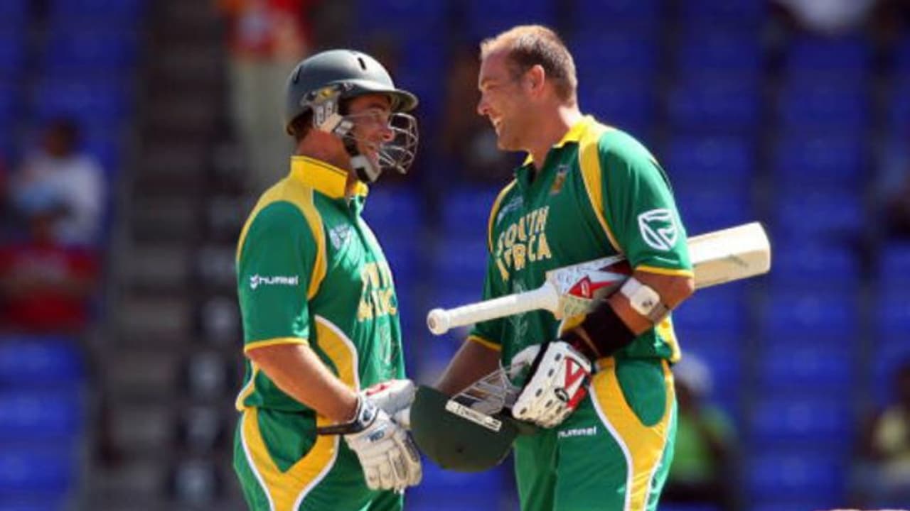 தென்னாப்பிரிக்க கிரிக்கெட் வாரியத்தின் அடுத்தடுத்த அதிரடிகள்.. அணியை வேற லெவலுக்கு எடுத்துச்செல்ல சிறப்பான நடவடிக்கைகள் தென்னாப்பிரிக்க கிரிக்கெட் வாரியத்தின் அடுத்தடுத்த அதிரடிகள்.. அணியை வேற லெவலுக்கு எடுத்துச்செல்ல சிறப்பான நடவடிக்கைகள்