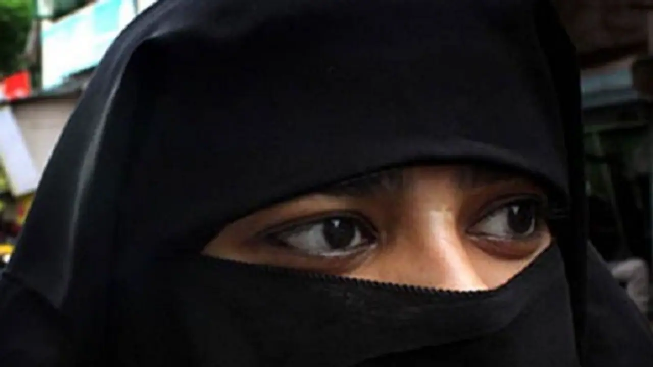 Husband pronounces triple talaq, sets woman on fire; arrested Husband pronounces triple talaq, sets woman on fire; arrested