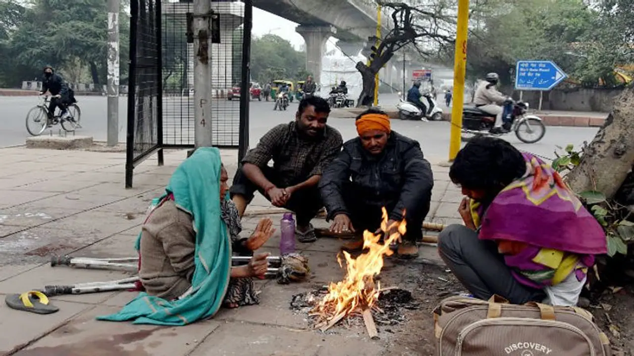 ठंड और कोहरे की आगोश में उत्तर भारत, घने कोहरे की चेतावनी जारी