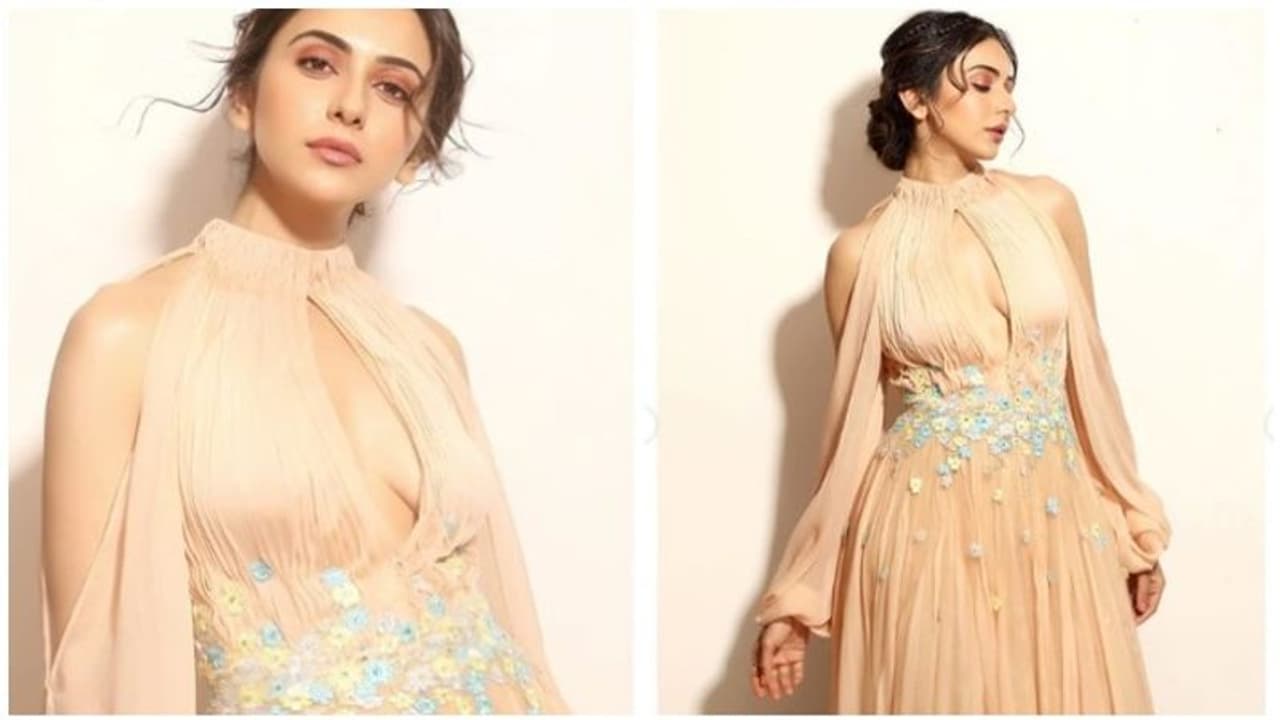 రకుల్ ఆశలు గల్లంతు చేసిన నిర్మాత.. ఐదేళ్ల కష్టం వృధా! రకుల్ ఆశలు గల్లంతు చేసిన నిర్మాత.. ఐదేళ్ల కష్టం వృధా!