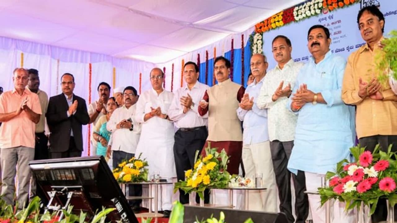 'ಕಂಡಲ್ಲಿ ಗುಂಡಿಕ್ಕಿ ಹೇಳಿಕೆಗೆ ಬದ್ಧ, ಆಸ್ತಿ ಪಾಸ್ತಿ ಹಾನಿ ಮಾಡಿದ್ರೆ ಸುಮ್ಮನೆ ಕೂರಬೇಕಾ?' 'ಕಂಡಲ್ಲಿ ಗುಂಡಿಕ್ಕಿ ಹೇಳಿಕೆಗೆ ಬದ್ಧ, ಆಸ್ತಿ ಪಾಸ್ತಿ ಹಾನಿ ಮಾಡಿದ್ರೆ ಸುಮ್ಮನೆ ಕೂರಬೇಕಾ?'