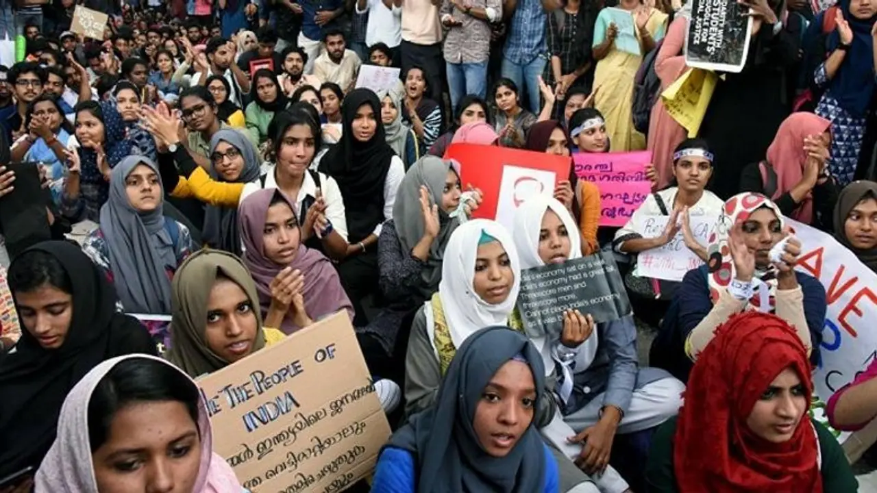 ಪೌರತ್ವ ತಿದ್ದುಪಡಿ ಕಾಯ್ದೆ: ನಿಮ್ಮೆಲ್ಲ ಅನುಮಾನಗಳಿಗೆ ಇಲ್ಲಿದೆ ಉತ್ತರ! ಪೌರತ್ವ ತಿದ್ದುಪಡಿ ಕಾಯ್ದೆ: ನಿಮ್ಮೆಲ್ಲ ಅನುಮಾನಗಳಿಗೆ ಇಲ್ಲಿದೆ ಉತ್ತರ!