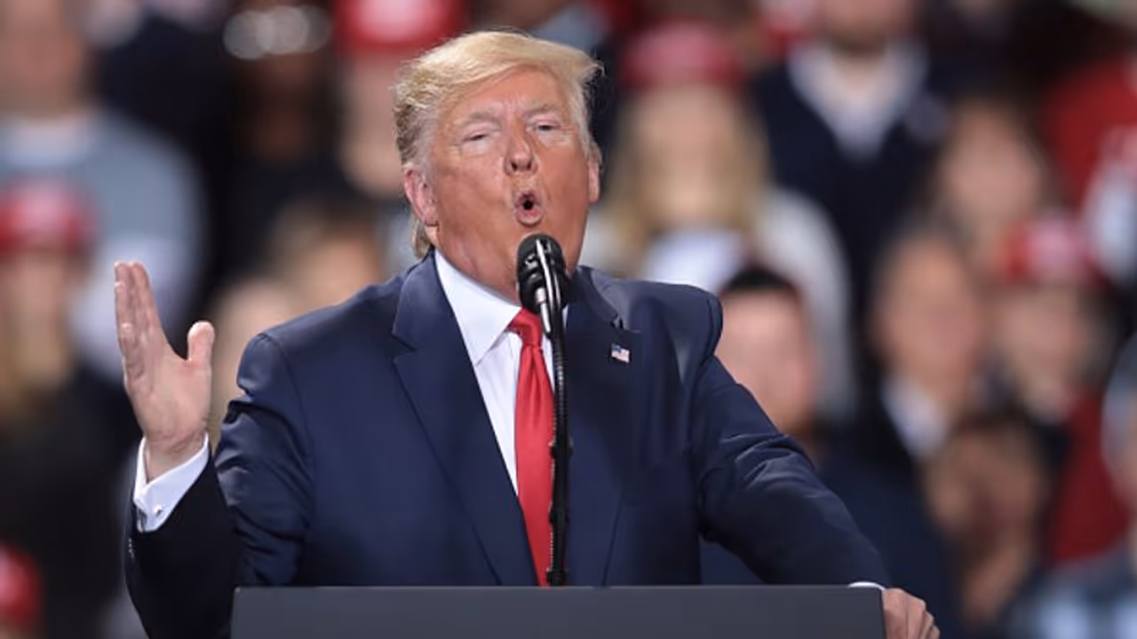 Equity indices slide into negative zone after US House of Representatives votes to impeach US President Donald Trump Equity indices slide into negative zone after US House of Representatives votes to impeach US President Donald Trump