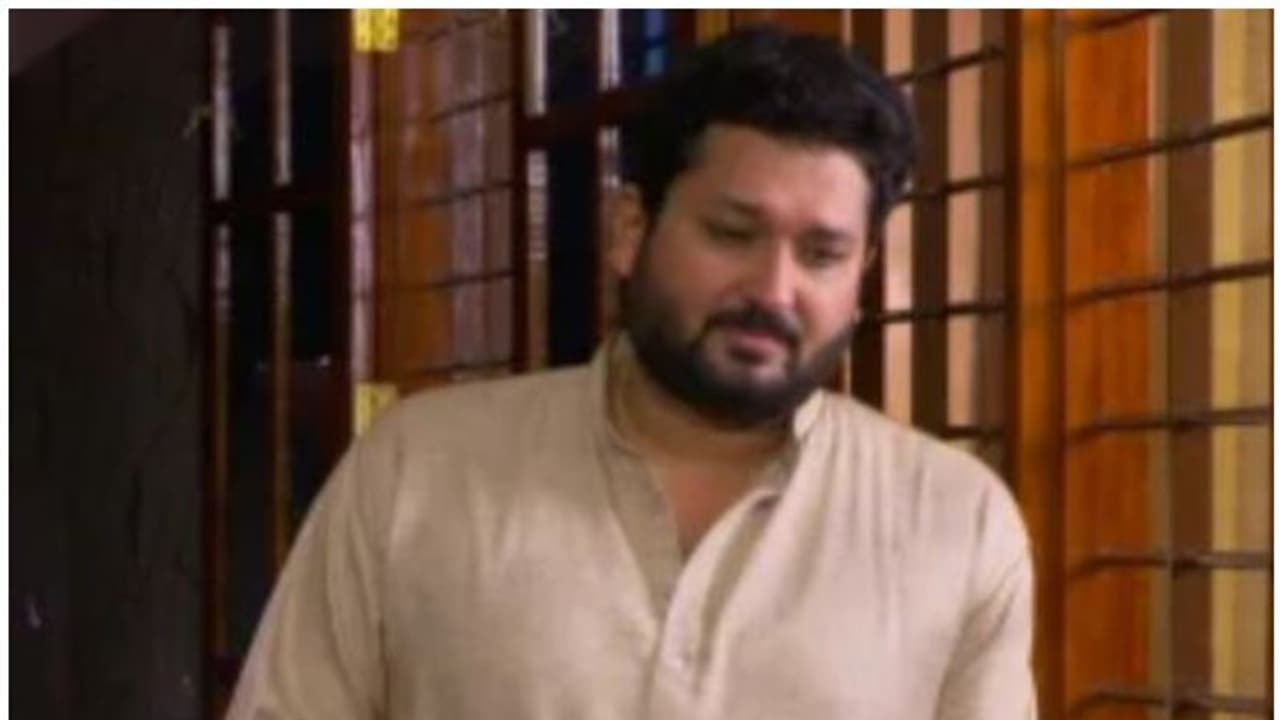 മകളെ അന്വേഷിച്ചിറങ്ങുന്ന മോഹന്‍ സത്യങ്ങളറിയുമോ ; വാനമ്പാടി റിവ്യു