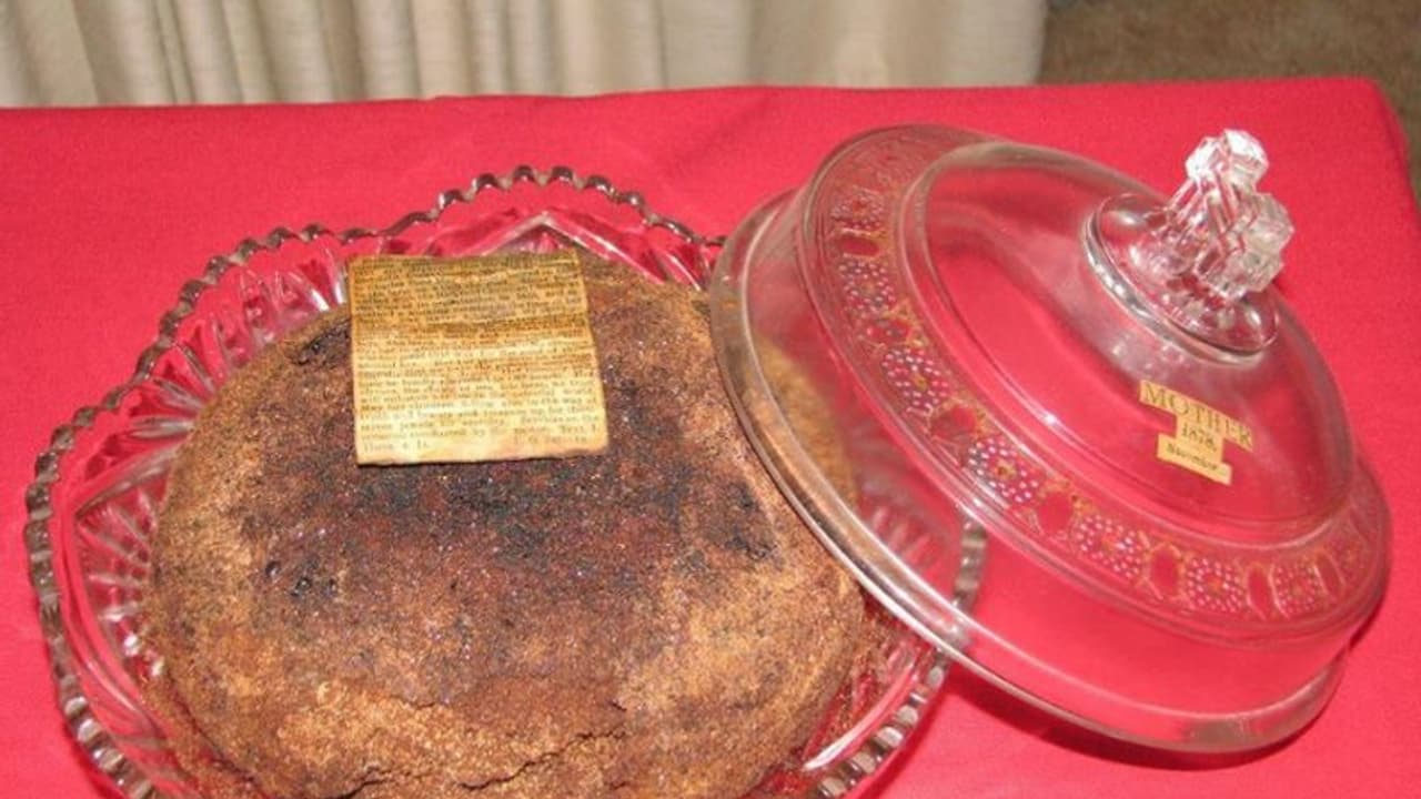 ১৪০ বছর আগে ক্রিসমাসে বানানো ফ্রুট কেক, উত্তরাধিকার সূত্রে সংরক্ষণ করে এই পরিবার