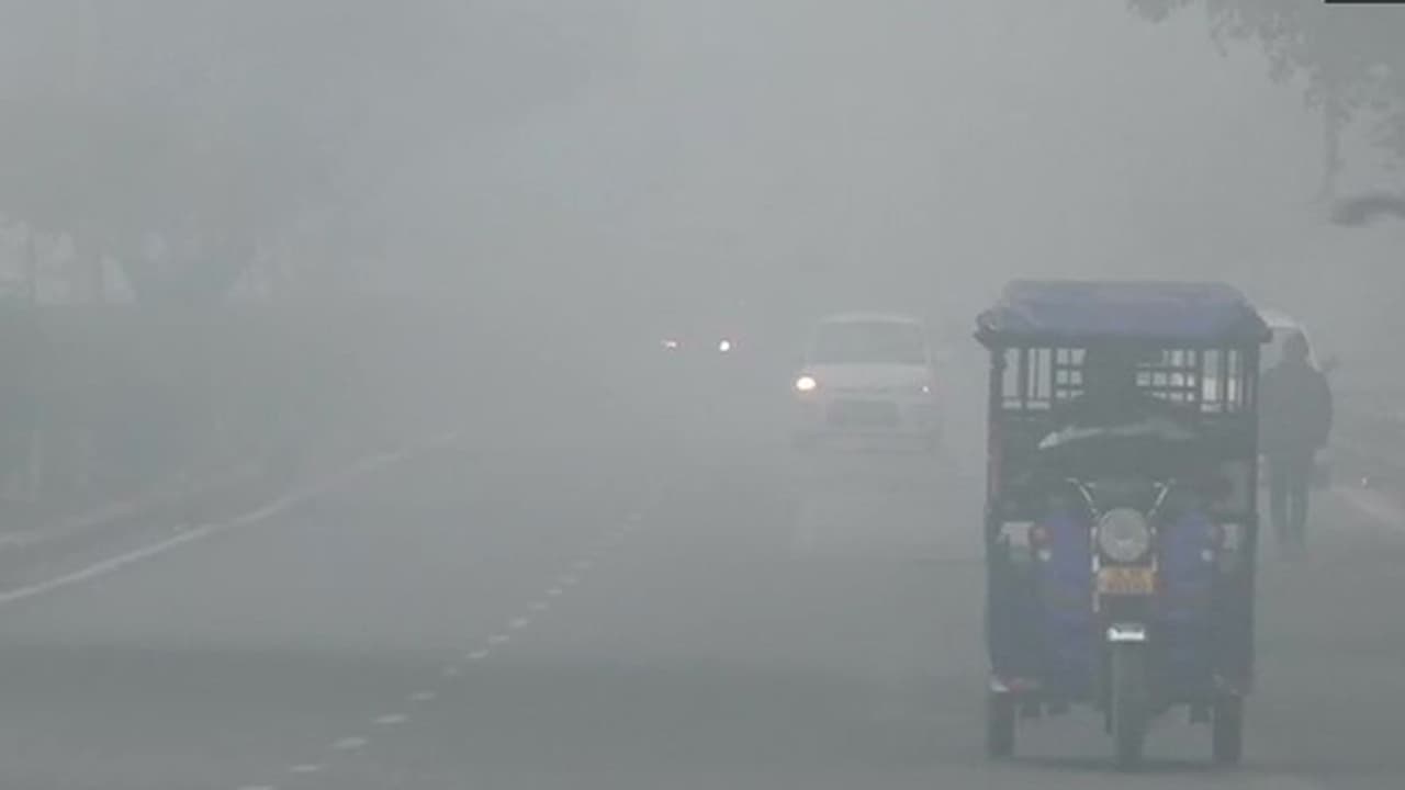 ठंड से उत्तर भारत की हालत खराब, दिल्ली, चंडीगढ़ में सबसे कम दर्ज हुआ मौसम का तापमान