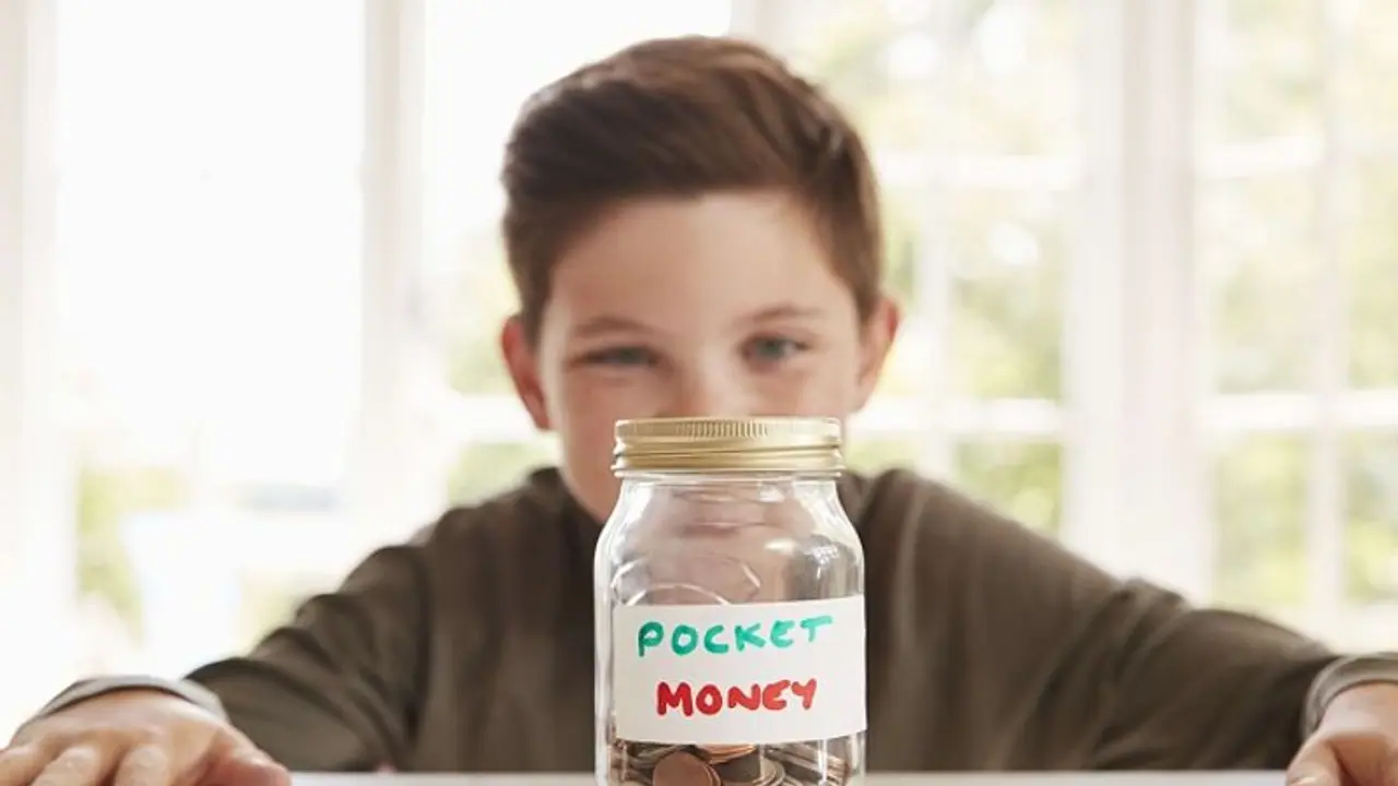 ವಿದ್ಯಾರ್ಥಿಗಳೇ, ಪಾಕೆಟ್ ಮನಿ ಉಳಿಸಲು ಸಾಧ್ಯವಾಗುತ್ತಿಲ್ವ? ಹಾಗಾದ್ರೆ ಈ 10 ಟಿಪ್ಸ್ ಫಾಲೋ ಮಾಡಿ