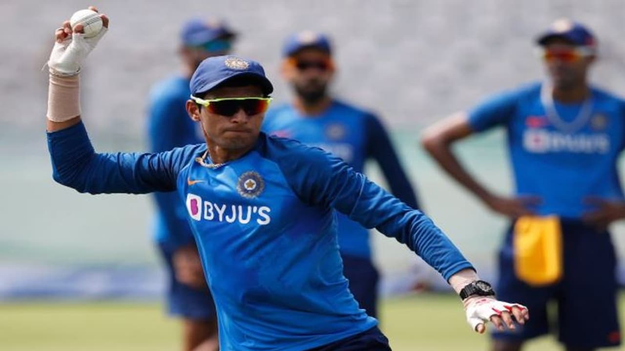 ఇండియాకు షాక్: గాయంతో దీపక్ చాపర్ ఔట్, సైనీ ఇన్