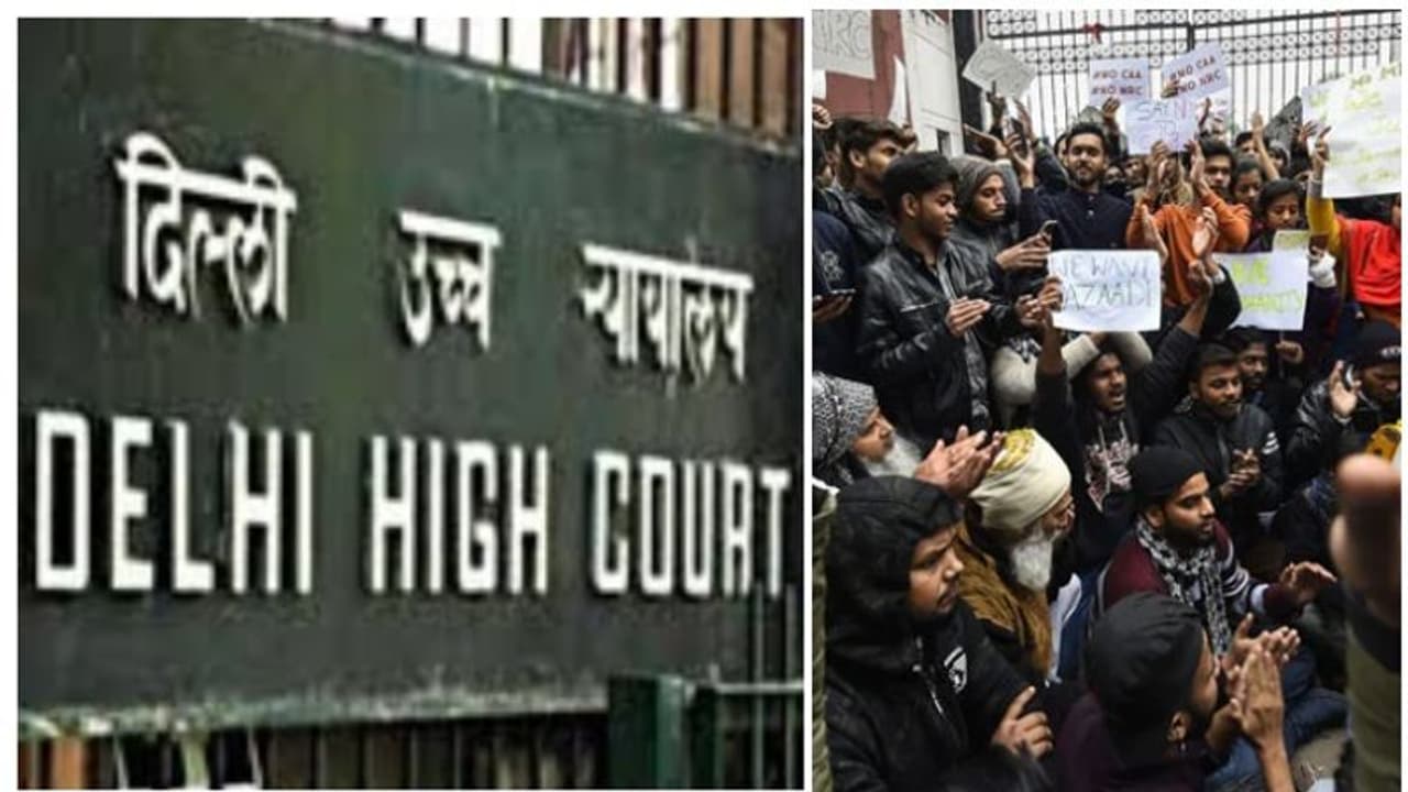 ജാമിയ മിലിയ; കേസ് പരിഗണിക്കുന്നത് മാറ്റി ദില്ലി ഹൈക്കോടതി, 'ഷെയിം ഷെയിം' വിളിച്ച് അഭിഭാഷകര് ജാമിയ മിലിയ; കേസ് പരിഗണിക്കുന്നത് മാറ്റി ദില്ലി ഹൈക്കോടതി, 'ഷെയിം ഷെയിം' വിളിച്ച് അഭിഭാഷകര്