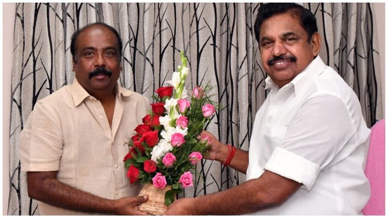 இடித்து விட்டுப்போக ஈரமணல் அல்ல... எடப்பாடி வலுவான கான்கிரீட்... அன்றே சொன்ன மருது அழகுராஜ்..! இடித்து விட்டுப்போக ஈரமணல் அல்ல... எடப்பாடி வலுவான கான்கிரீட்... அன்றே சொன்ன மருது அழகுராஜ்..!