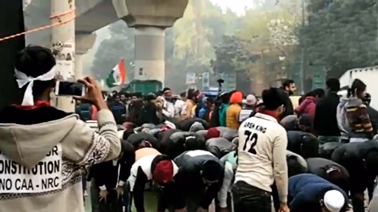 ಸೆಕ್ಷನ್ 144: ಮುಸ್ಲಿಮರು ಹಮ್ಮಿಕೊಂಡಿದ್ದ ಪ್ರತಿಭಟನೆ ಮುಂದಕ್ಕೆ