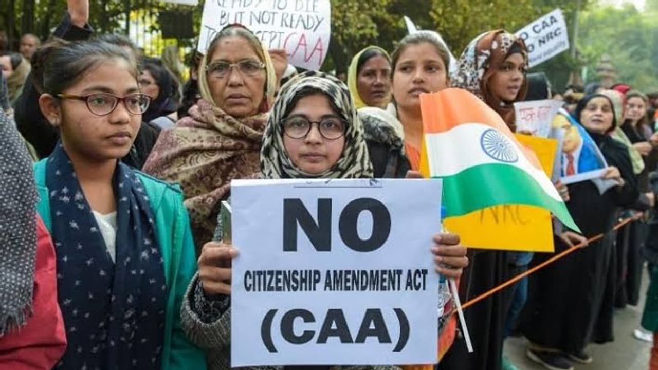 सोशल मीडिया पर चर्चा में न लें भाग, सीएए पर कंपनियों की कर्मचारियों को सलाह सोशल मीडिया पर चर्चा में न लें भाग, सीएए पर कंपनियों की कर्मचारियों को सलाह