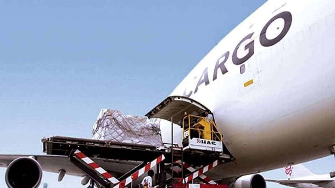 പ്രവാസികൾക്ക് കാർഗോ അയക്കാന് ഇനി ചെലവേറും, മലയാളികള്ക്ക് വലിയ തിരിച്ചടി പ്രവാസികൾക്ക് കാർഗോ അയക്കാന് ഇനി ചെലവേറും, മലയാളികള്ക്ക് വലിയ തിരിച്ചടി