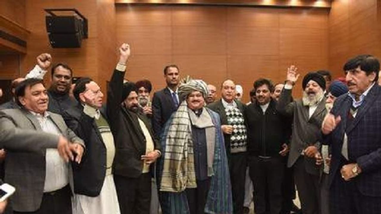 எத்தனை எதிர்ப்பு வந்தாலும் குடியுரிமை சட்டம் உறுதியாக அமல்படுத்தப்படும் .. அடித்துக் கூறும் பாஜக !! எத்தனை எதிர்ப்பு வந்தாலும் குடியுரிமை சட்டம் உறுதியாக அமல்படுத்தப்படும் .. அடித்துக் கூறும் பாஜக !!