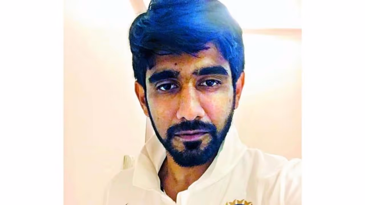 ఐపిఎల్ కు హైదరాబాద్ కుర్రాడు: ఎవరీ సందీప్? ఐపిఎల్ కు హైదరాబాద్ కుర్రాడు: ఎవరీ సందీప్?