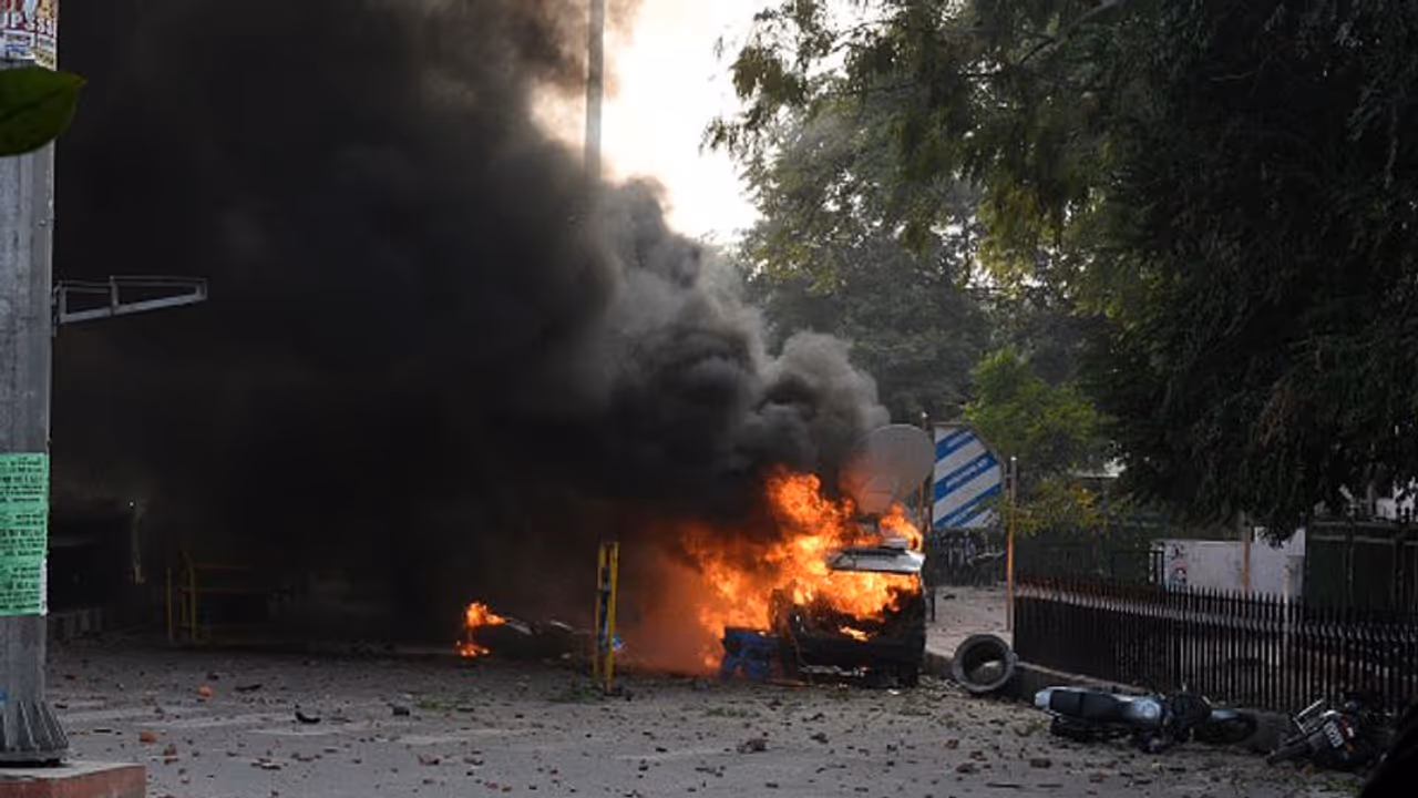 दंगाईयों ने पटना में मंदिरों में की तोड़फोड़, तोड़ा हनुमान मंदिर लेकिन राजनैतिक दल खामोश
