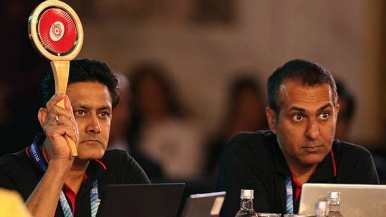 அவங்க 2 பேரையும் எடுக்க முடியாத விரக்தியில் கும்ப்ளே இப்படி பண்ணிட்டாரு.. ஆனால் அந்த வீரர் அவ்வளவு தொகைக்கு வொர்த் இல்ல.. கம்பீர் அதிரடி அவங்க 2 பேரையும் எடுக்க முடியாத விரக்தியில் கும்ப்ளே இப்படி பண்ணிட்டாரு.. ஆனால் அந்த வீரர் அவ்வளவு தொகைக்கு வொர்த் இல்ல.. கம்பீர் அதிரடி