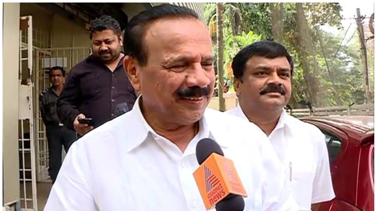 'കേന്ദ്രമന്ത്രി ആണ്, നിരീക്ഷണം വേണ്ട'; ക്വാറന്‍റീന്‍ മാര്‍ഗനിര്‍ദേശം പാലിക്കാതെ സദാനന്ദ ഗൗഡ