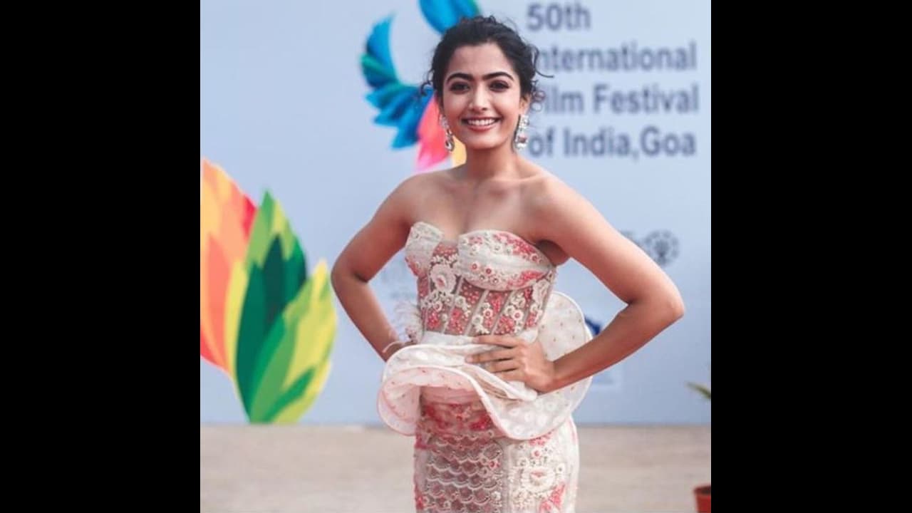 நடிகை ராஷ்மிகா மந்தனாவுடன் கைலாசாவில் செட்டிலாக பிரபல நடிகர் விருப்பம்..! ஓகே சொல்வரா நித்யானந்தா..! நடிகை ராஷ்மிகா மந்தனாவுடன் கைலாசாவில் செட்டிலாக பிரபல நடிகர் விருப்பம்..! ஓகே சொல்வரா நித்யானந்தா..!