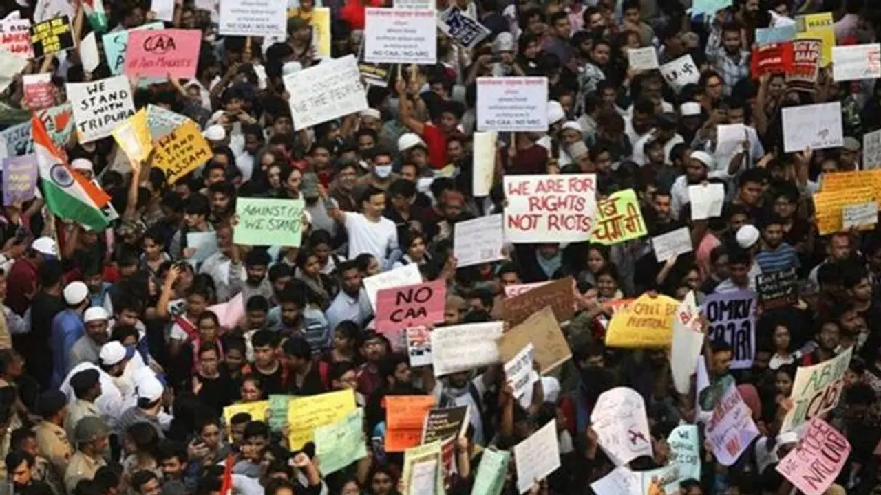 हिंसक प्रदर्शन पर बोले कर्नाटक के गृहमंत्री, केरल से आए लोगों ने रची थी साजिश हिंसक प्रदर्शन पर बोले कर्नाटक के गृहमंत्री, केरल से आए लोगों ने रची थी साजिश