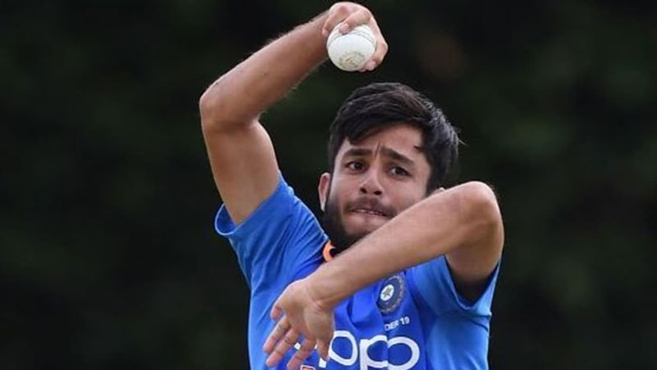 అండర్ 19 ప్రపంచకప్.. ఆటగాళ్ల అతి, ఐసీసీ సీరియస్: రవి బిష్ణోయ్ తండ్రి ఉద్వేగం అండర్ 19 ప్రపంచకప్.. ఆటగాళ్ల అతి, ఐసీసీ సీరియస్: రవి బిష్ణోయ్ తండ్రి ఉద్వేగం