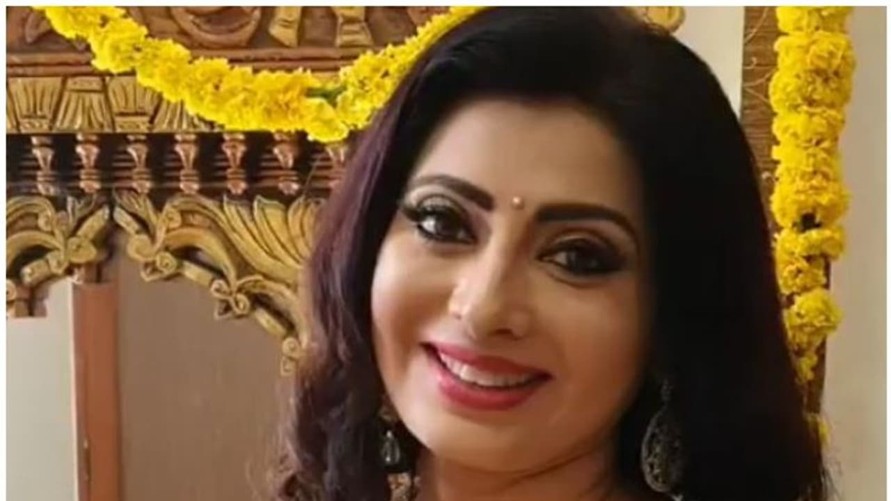 സിനിമയില് അപ്രധാന വേഷം ചെയ്യാനില്ല, കാരണം വ്യക്തമാക്കി പ്രിയ രാമൻ സിനിമയില് അപ്രധാന വേഷം ചെയ്യാനില്ല, കാരണം വ്യക്തമാക്കി പ്രിയ രാമൻ