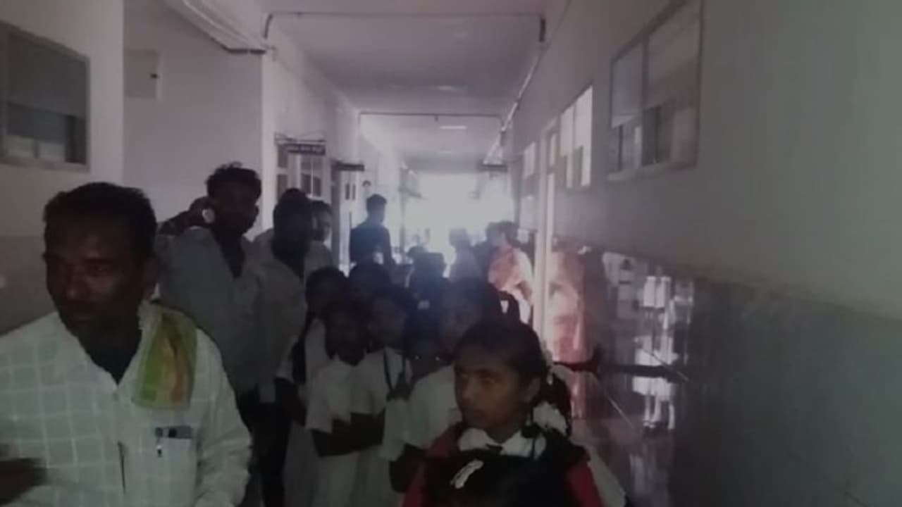 ಮುಧೋಳ: ಬಿಸಿಯೂಟ ಸೇವಿಸಿ 30 ಕ್ಕೂ ಅಧಿಕ ವಿದ್ಯಾರ್ಥಿಗಳು ಅಸ್ವಸ್ಥ