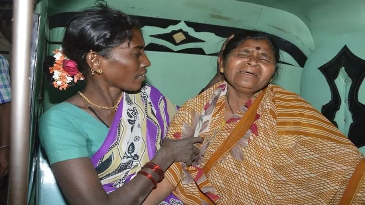 ಅಜ್ಜಿ ಕಾಲಿನ ಮೇಲೆ ಹರಿದ ಪೊಲೀಸ್‌ ಜೀಪ್, ಸಿಸಿಟಿವಿಯಲ್ಲಿ ದೃಶ್ಯ ಸೆರೆ