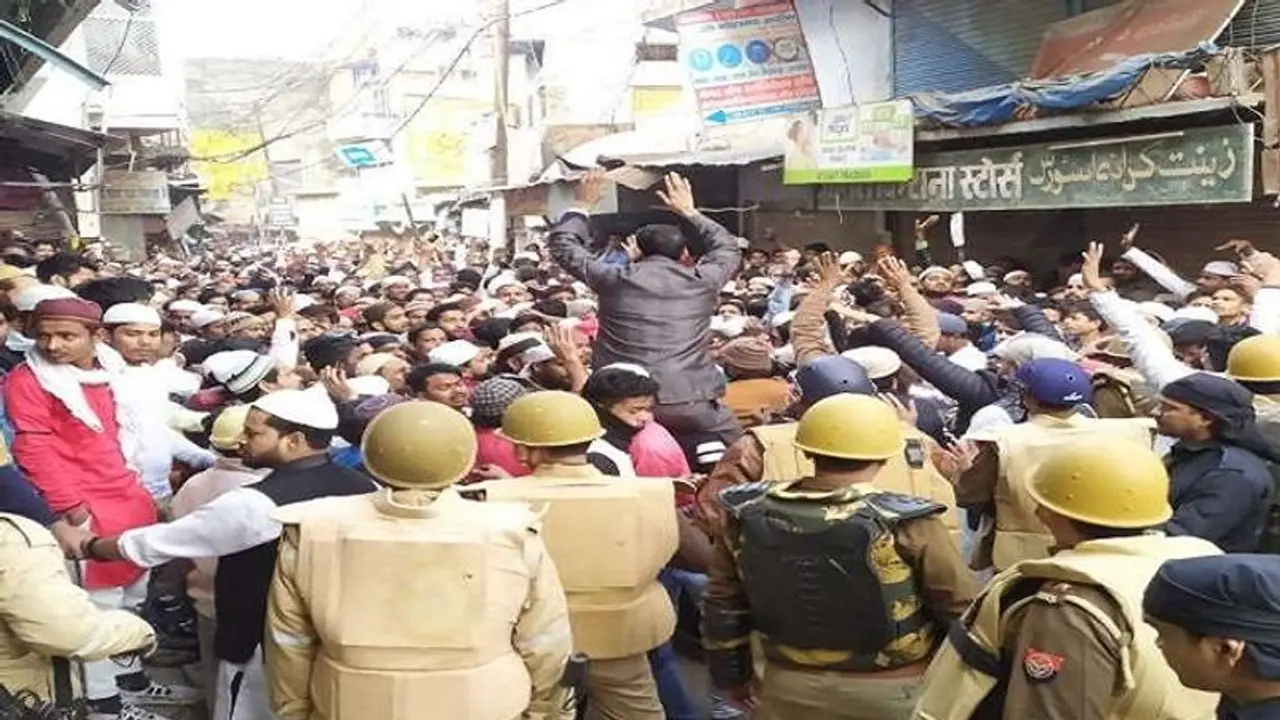 माहौल खराब करने वालों को पहचानकर बताओ और पांच हजार पाओ माहौल खराब करने वालों को पहचानकर बताओ और पांच हजार पाओ