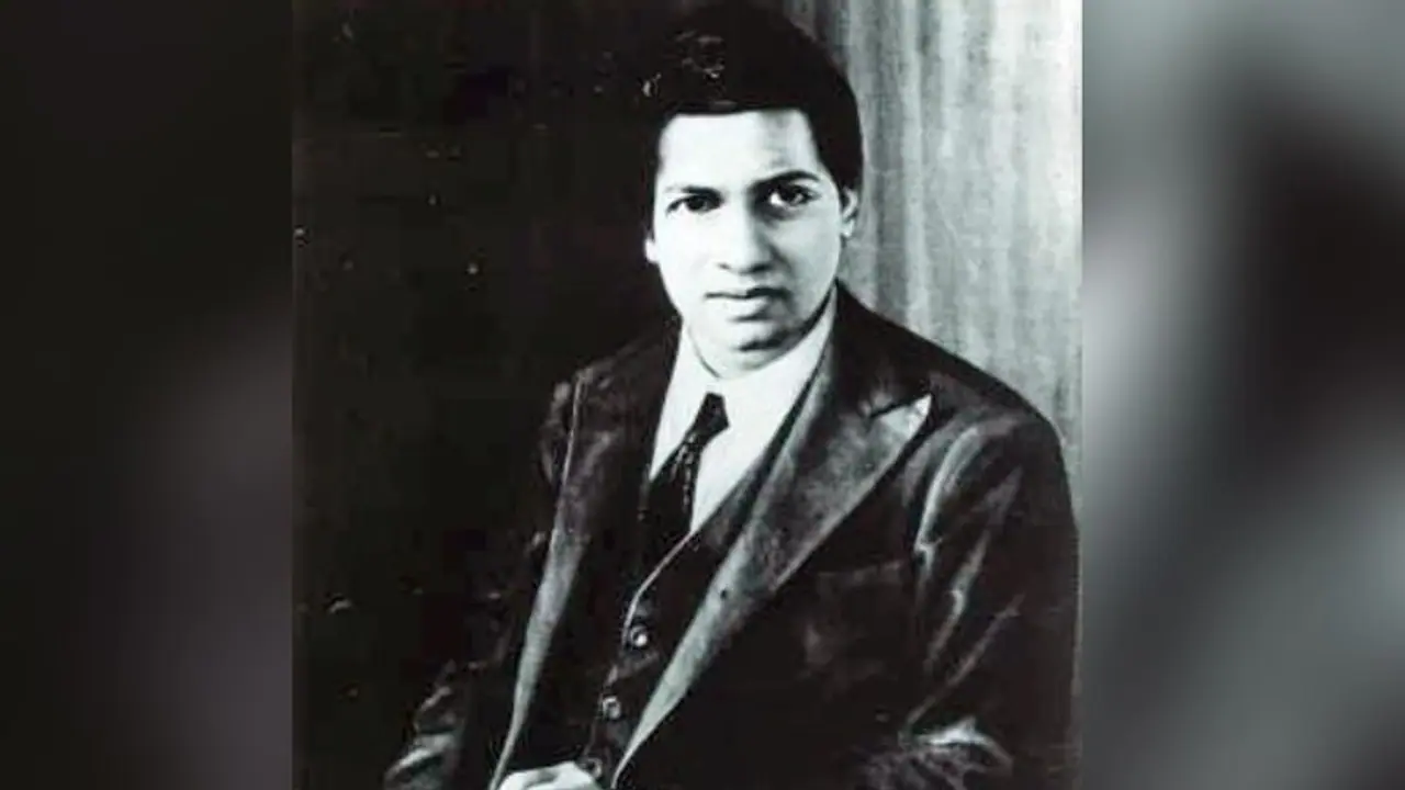 Mathematics Day: कौन हैं महान गणितज्ञ रामानुजन, 12 साल की उम्र में त्रिकोणमिति में हासिल की थी महारथ Mathematics Day: कौन हैं महान गणितज्ञ रामानुजन, 12 साल की उम्र में त्रिकोणमिति में हासिल की थी महारथ