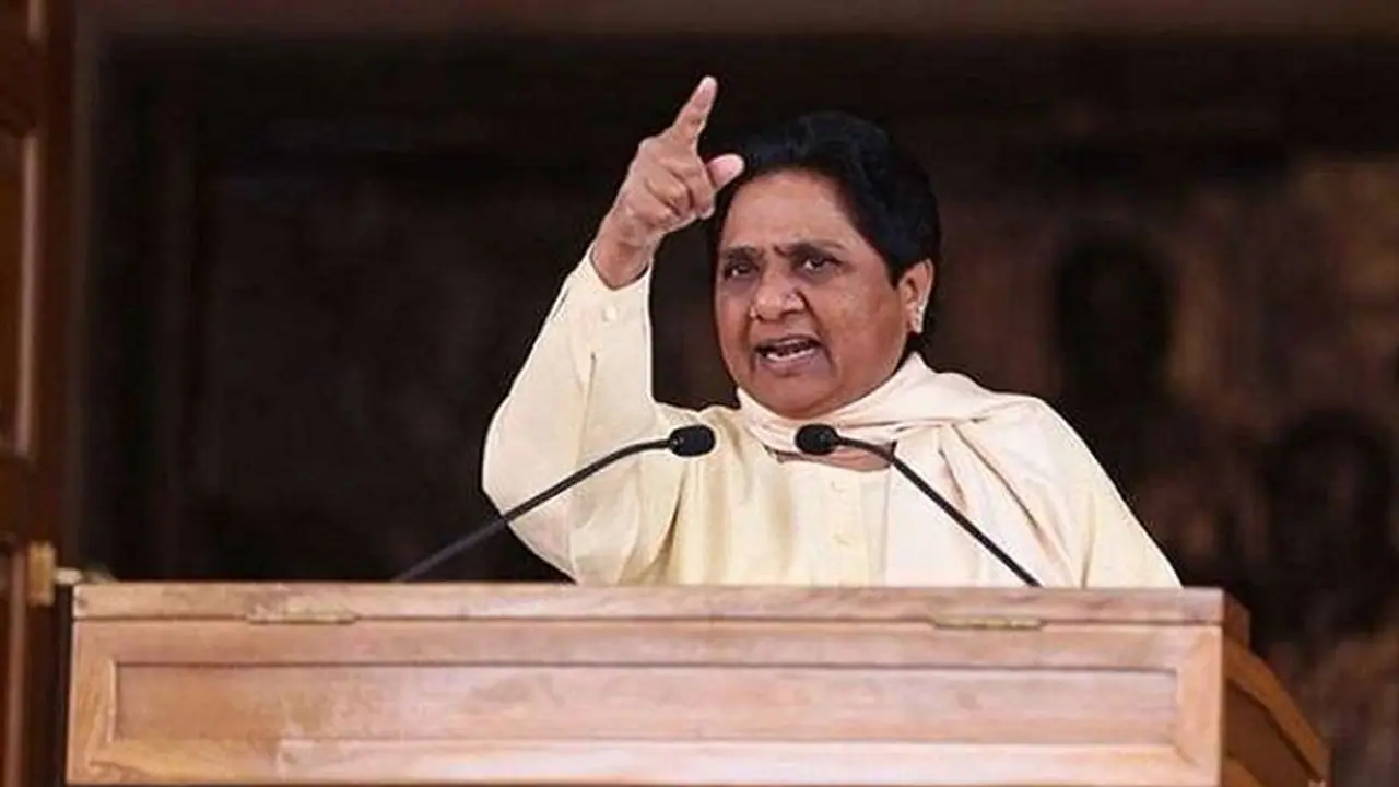 जानें क्यों प्रियंका पर ज्यादा आक्रामक हो रही हैं माया