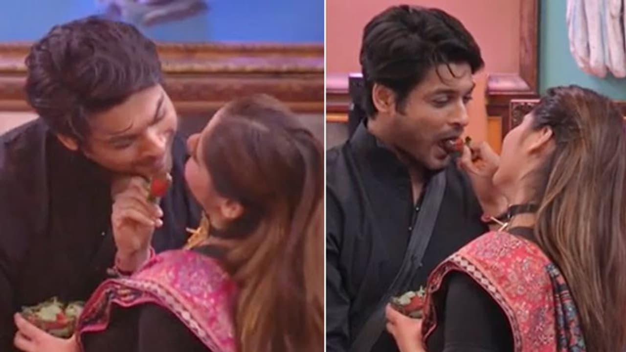 একাধিকবার সিদ্ধার্থকে চুমু খেলেন শেহনাজ, ভিডিও ঘিরে হৈ চৈ নেটদুনিয়ায় একাধিকবার সিদ্ধার্থকে চুমু খেলেন শেহনাজ, ভিডিও ঘিরে হৈ চৈ নেটদুনিয়ায়