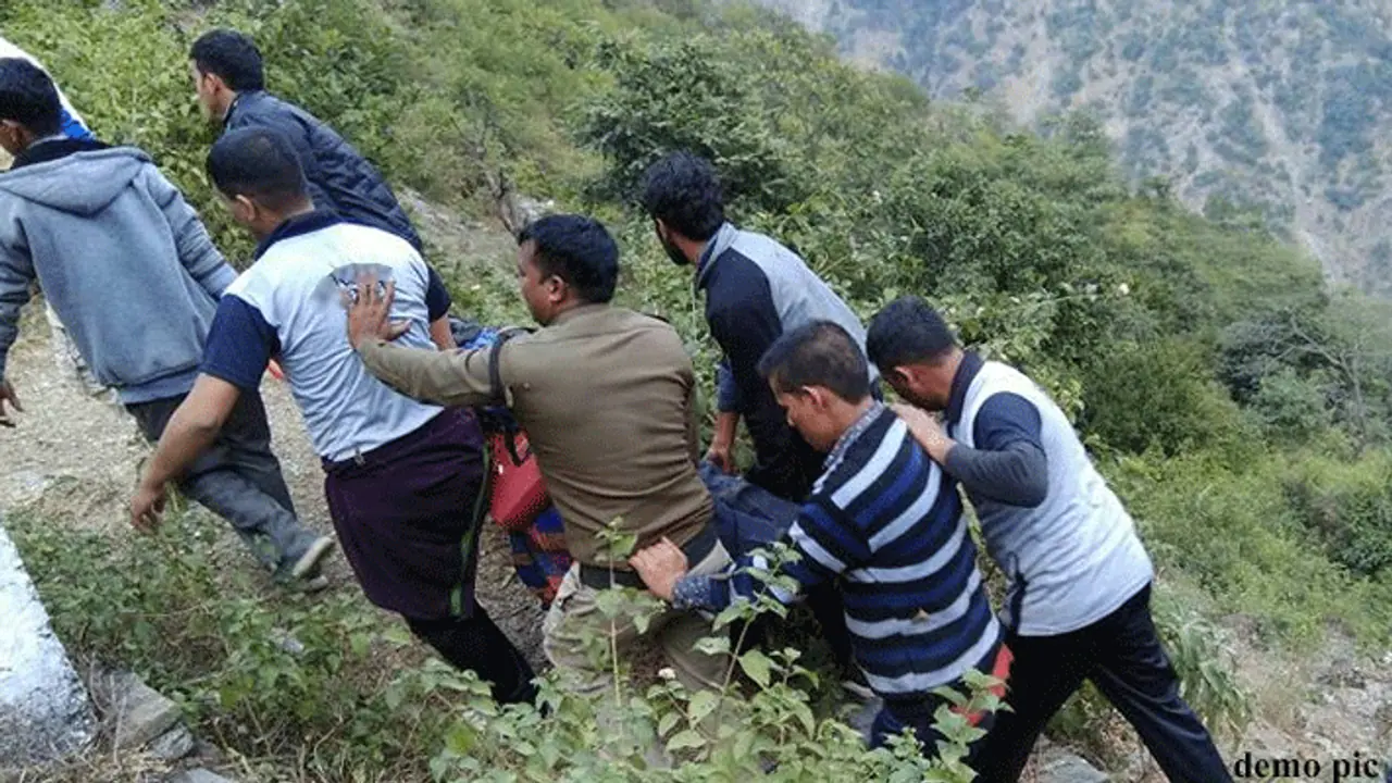 भयानाक हादसा: एक झटके में मौत के मुंह में समा गए 5 लोग, चेहरा देखकर भी पहचानना हो रहा मुश्किल भयानाक हादसा: एक झटके में मौत के मुंह में समा गए 5 लोग, चेहरा देखकर भी पहचानना हो रहा मुश्किल