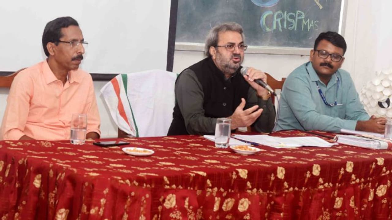 തെരഞ്ഞെടുപ്പ് പ്രചാരണ പരിപാടികൾ സജീവമായും ജനകീയമായും നടത്തണം: ടിക്കാറാം മീണ തെരഞ്ഞെടുപ്പ് പ്രചാരണ പരിപാടികൾ സജീവമായും ജനകീയമായും നടത്തണം: ടിക്കാറാം മീണ