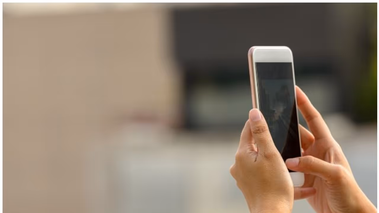 സെക്സ് ചാറ്റിലേർപ്പെടാന് വിസമ്മതിച്ചു; യുവതിയെ ഭീഷണിപ്പെടുത്തി 12 വയസുകാരന് സെക്സ് ചാറ്റിലേർപ്പെടാന് വിസമ്മതിച്ചു; യുവതിയെ ഭീഷണിപ്പെടുത്തി 12 വയസുകാരന്