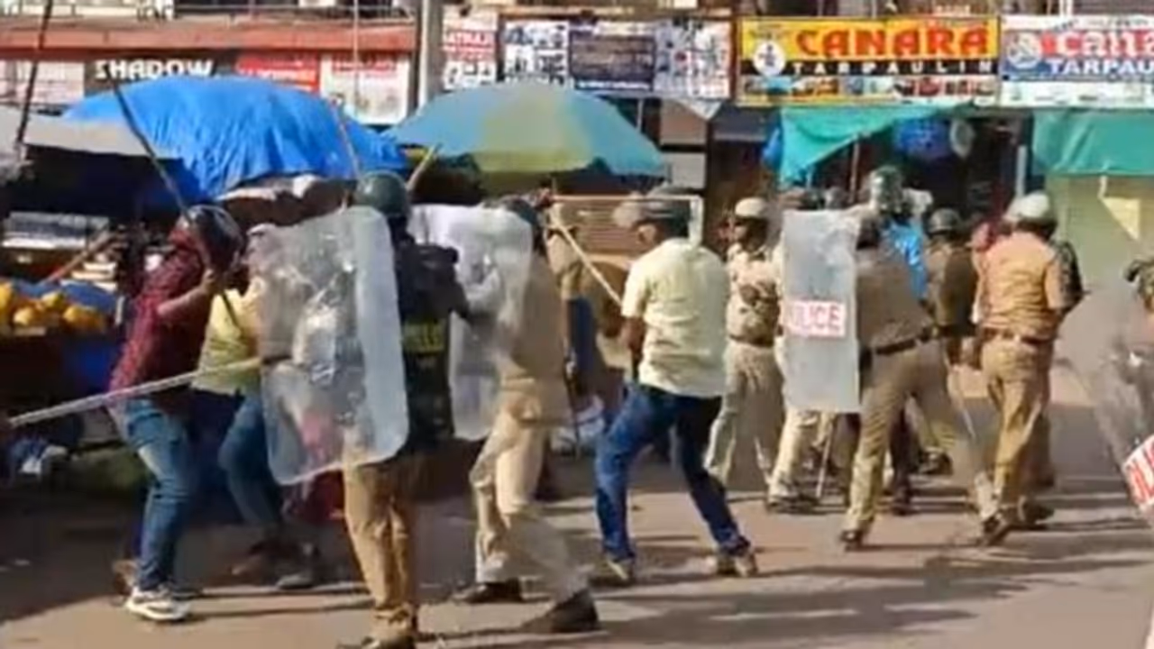 ಕೇರಳಿಗರಿಂದ ಪೆಟ್ರೋಲ್ ಬಾಂಬ್ ಎಸೆತ, ವಿಡಿಯೋ ಲಭ್ಯ! ಕೇರಳಿಗರಿಂದ ಪೆಟ್ರೋಲ್ ಬಾಂಬ್ ಎಸೆತ, ವಿಡಿಯೋ ಲಭ್ಯ!